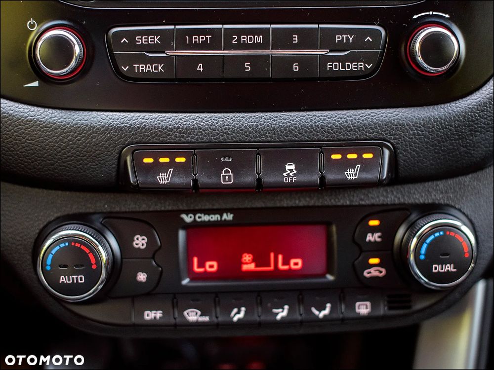 Kia Ceed - 24