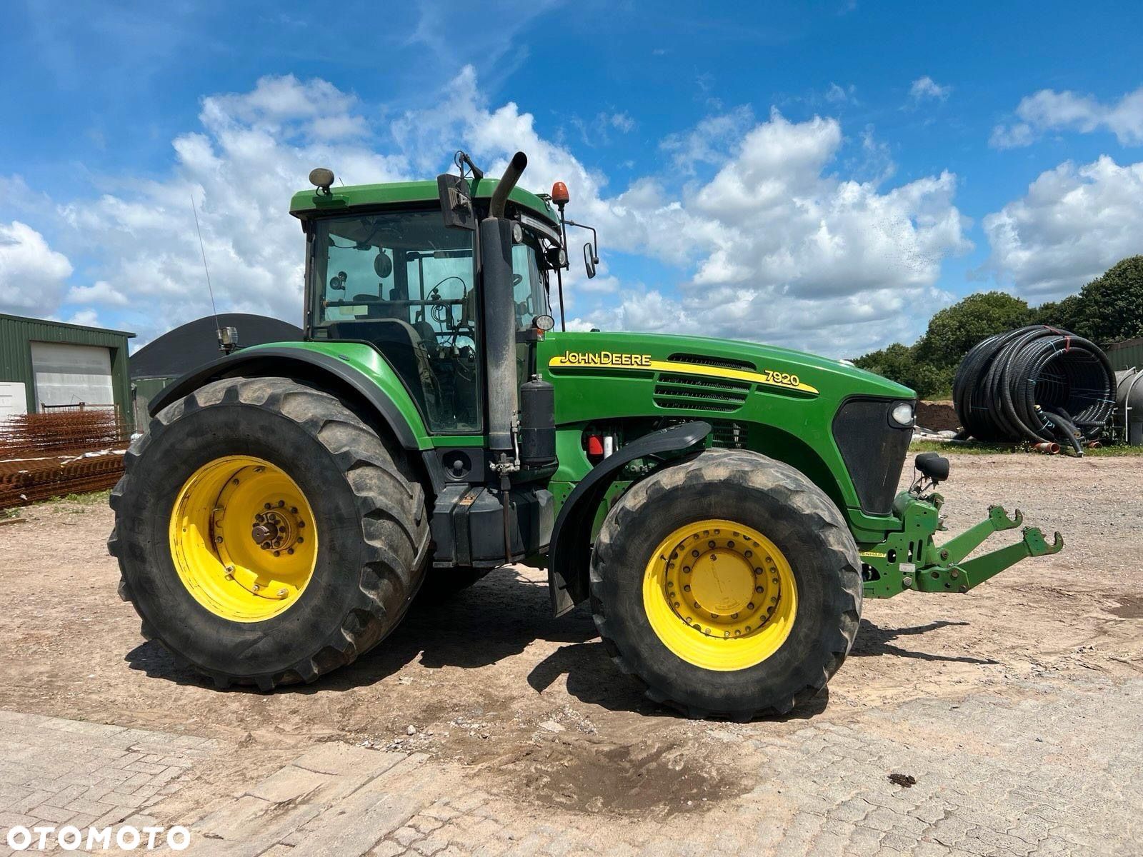John Deere 7920 - 1