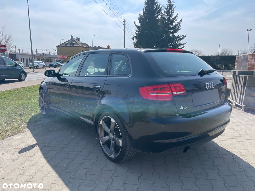 Audi A3 1.6 TDI Ambiente - 4