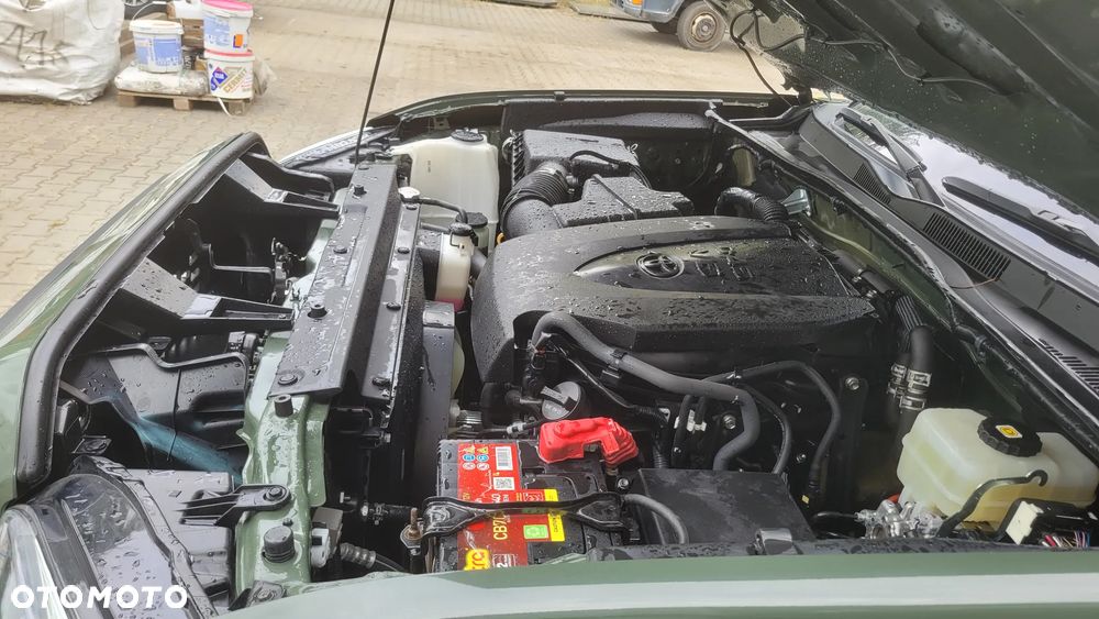 Toyota Tacoma - 15