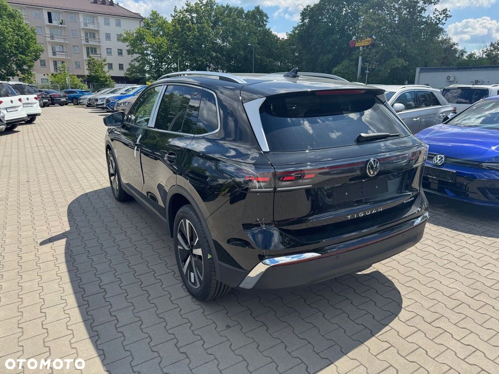 Volkswagen Tiguan - 5