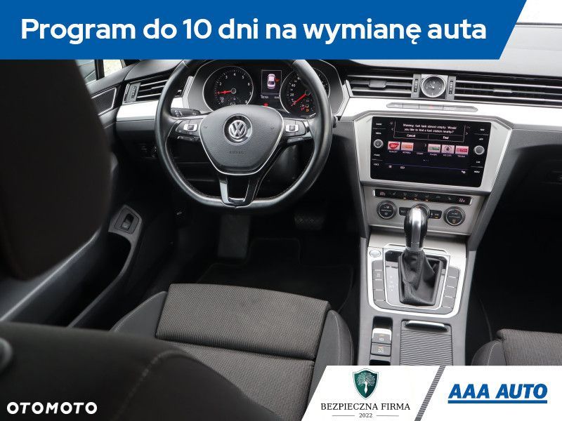Volkswagen Passat - 9