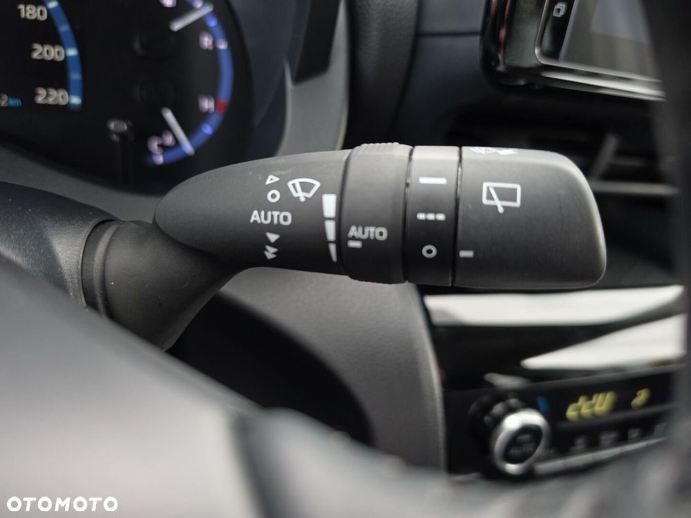 Toyota Yaris Cross Hybrid 1.5 Comfort 4x4 - 26