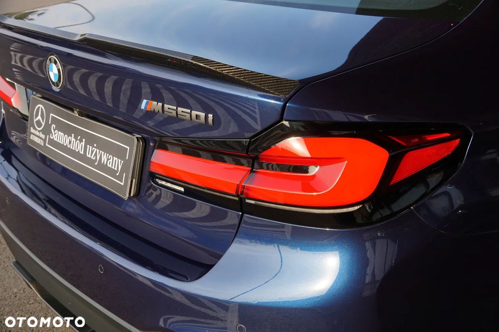 BMW Seria 5 M550i xDrive sport - 14