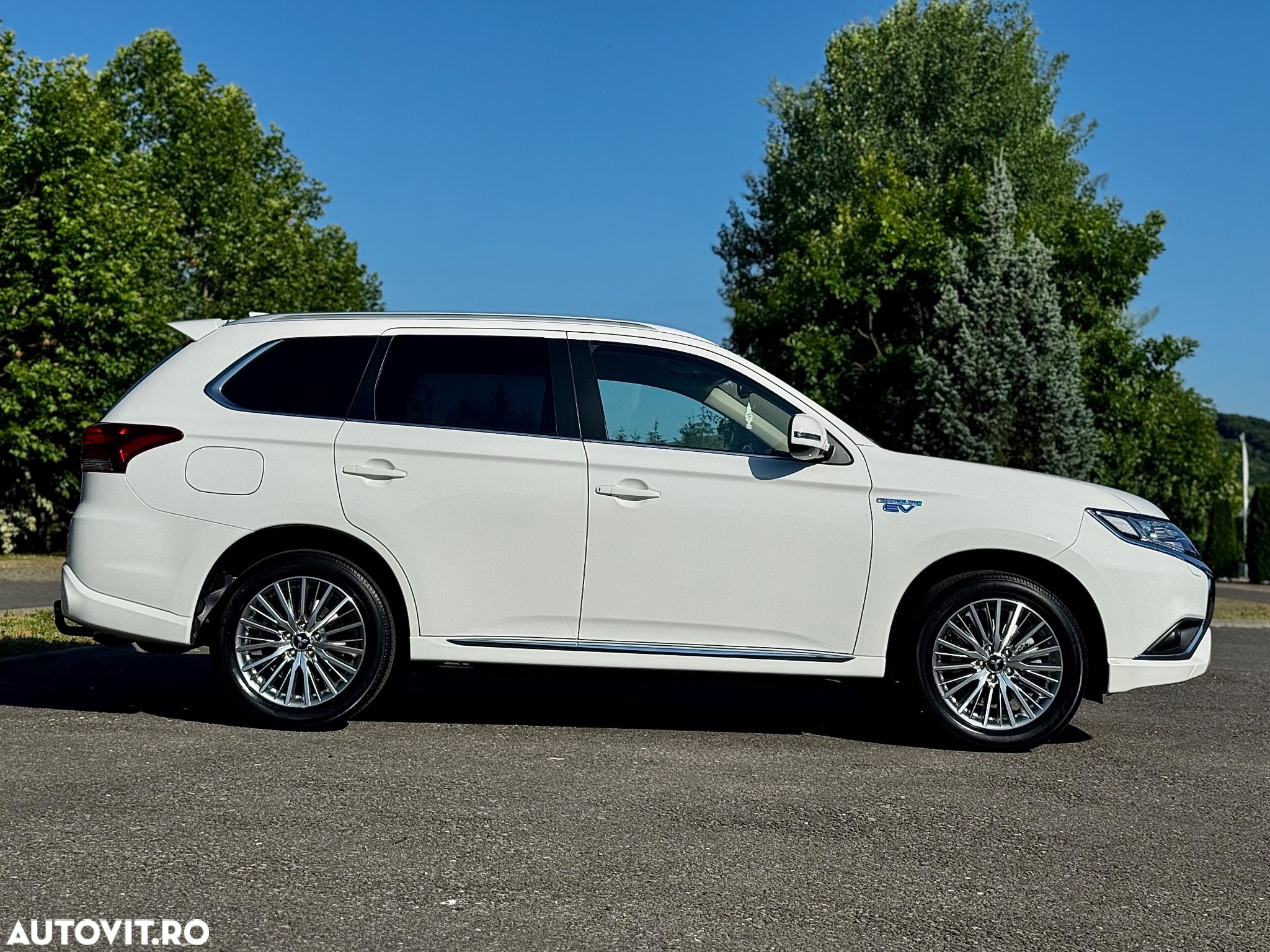 Mitsubishi Outlander - 37