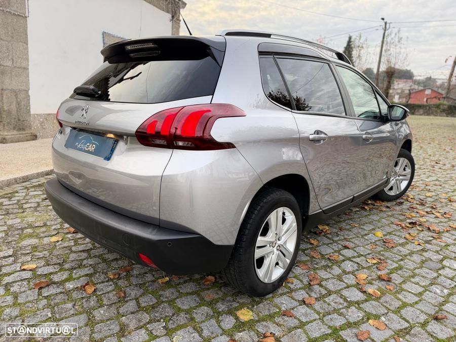 Peugeot 2008 1.2 PureTech Style - 8