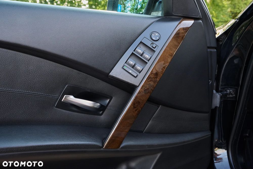 BMW Seria 5 535d Touring - 27
