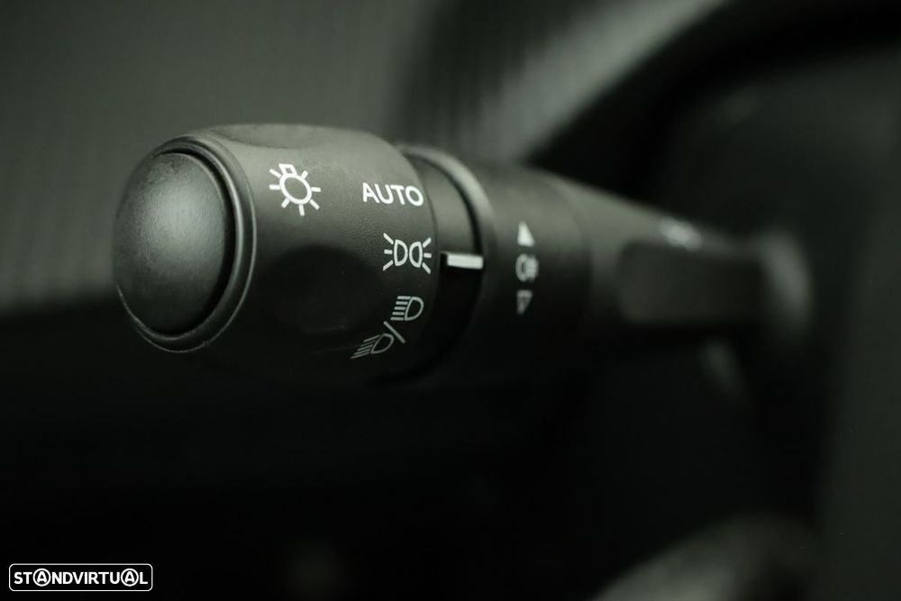 Peugeot 2008 1.2 PureTech Allure - 18