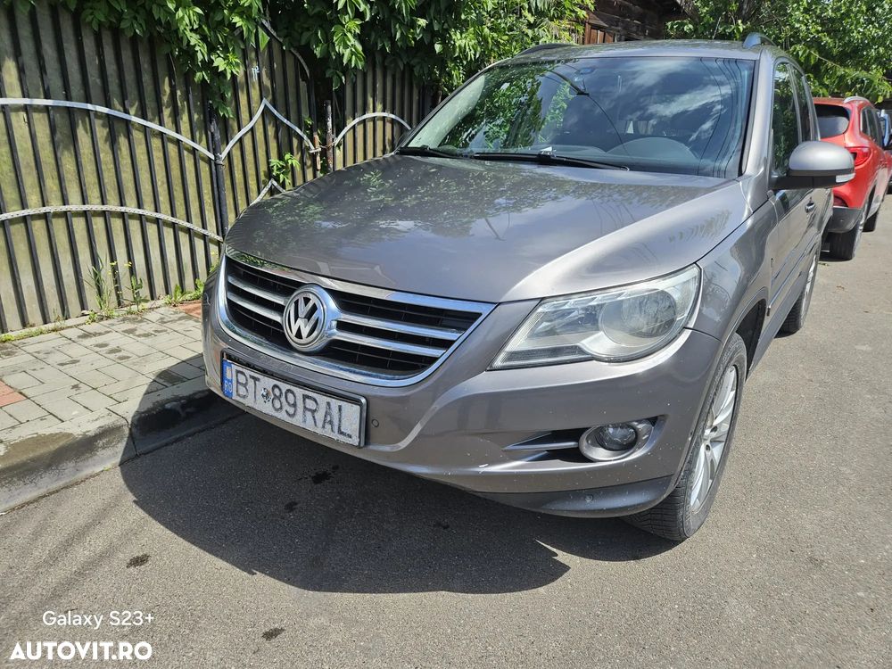 Volkswagen Tiguan - 1
