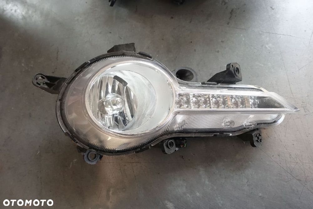HALOGEN LEWY  PRAWY HYUNDAI i30 II 12-16r. - 3