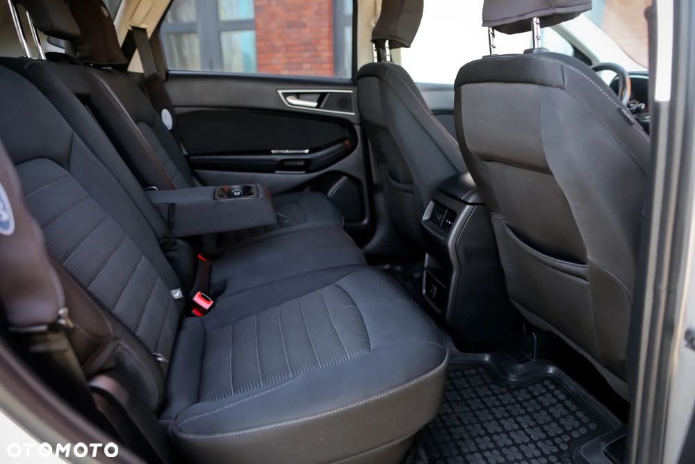 Ford Edge - 8
