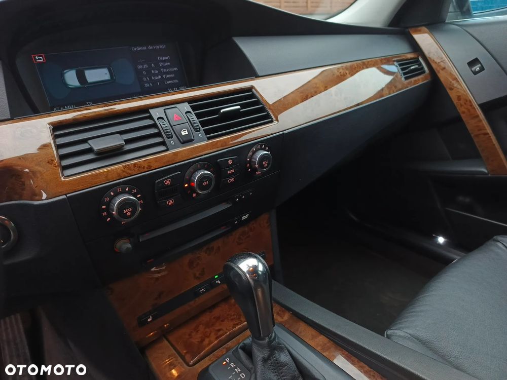 BMW Seria 5 530xd - 24