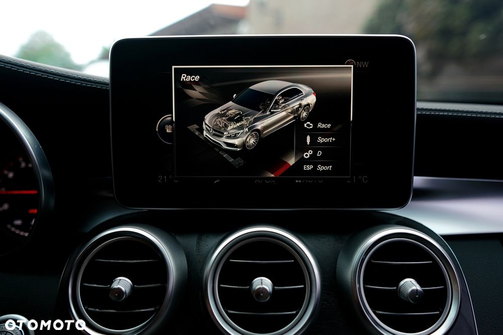 Mercedes-Benz Klasa C AMG 63 S AMG Speedshift 7G-MCT - 29