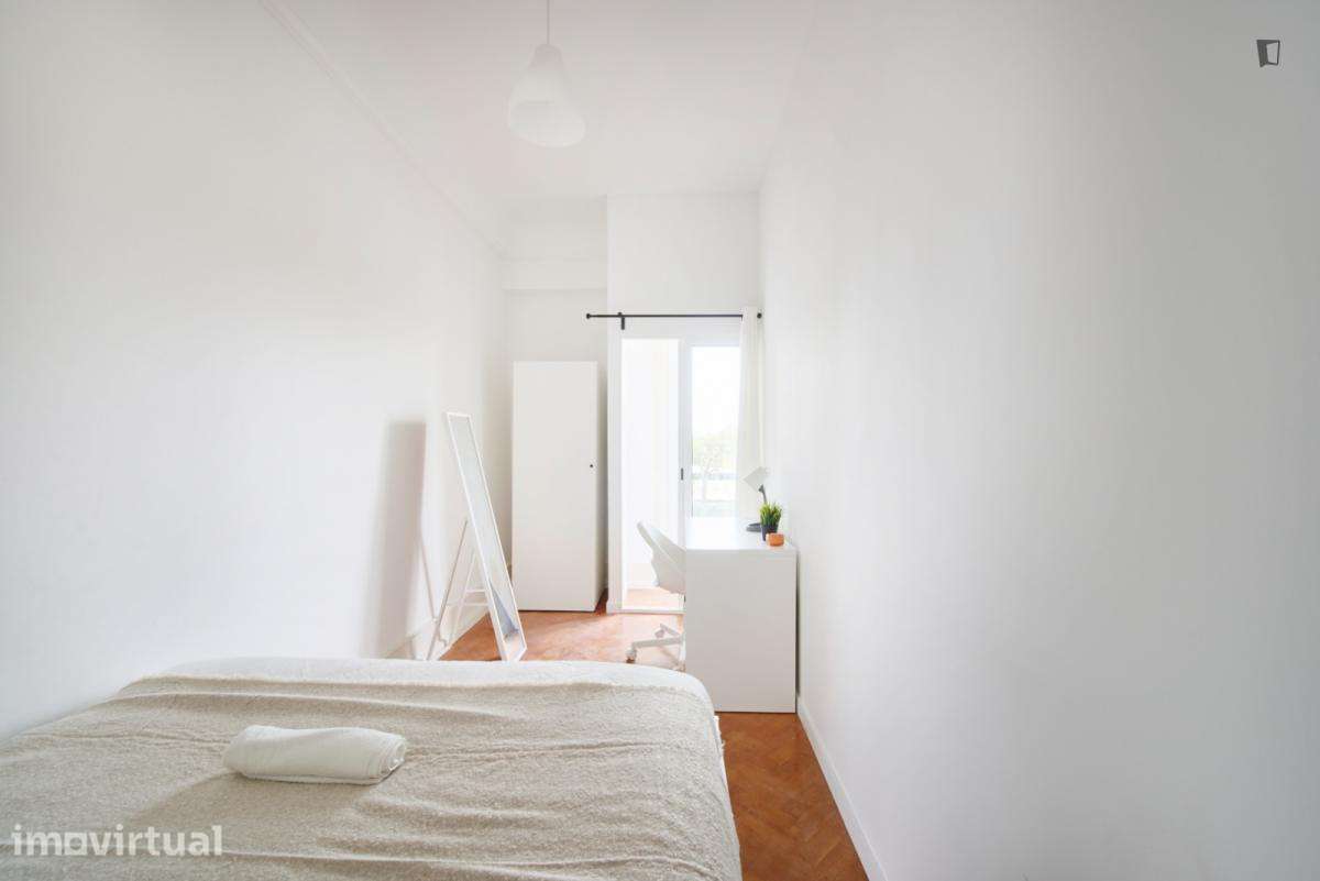 Quarto - localizado em Marquês de Pombal Lisbon - Grande imagem: 4/24