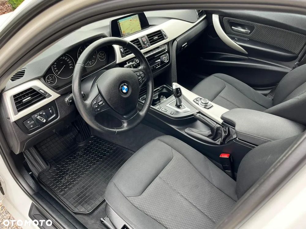 BMW Seria 3 318d - 21