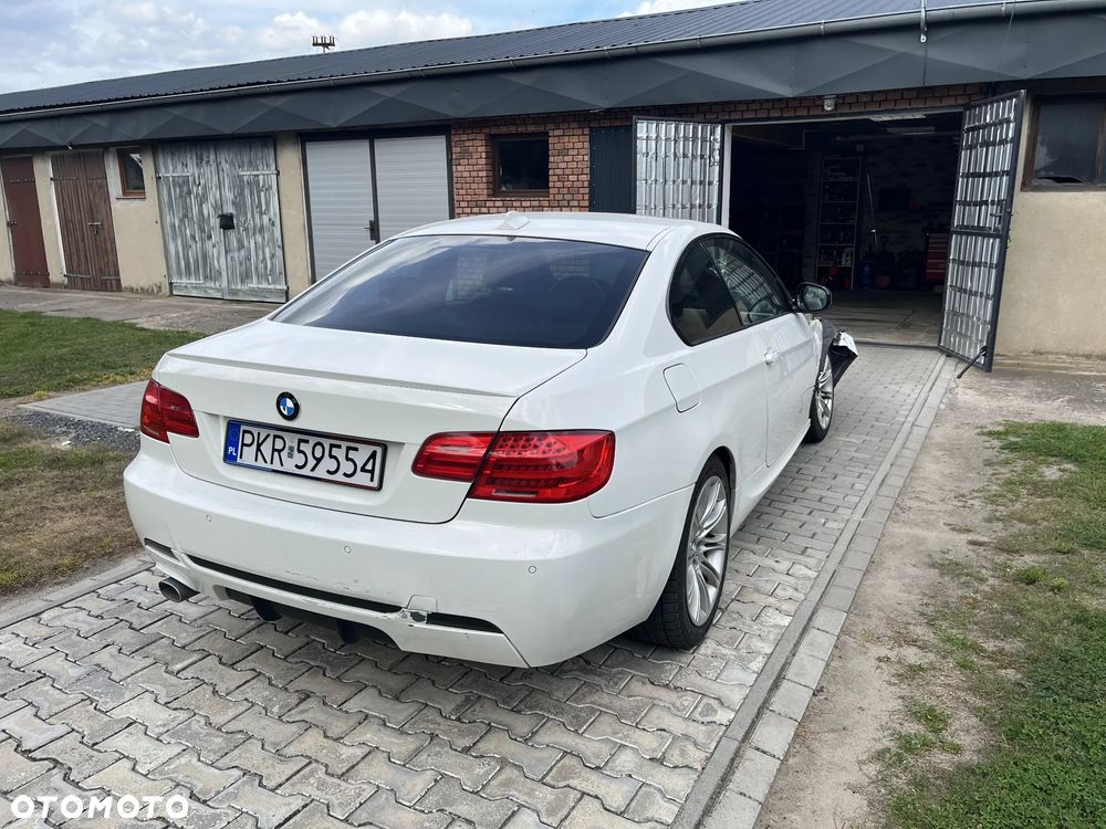 BMW Seria 3 320d DPF M Sport Edition - 14