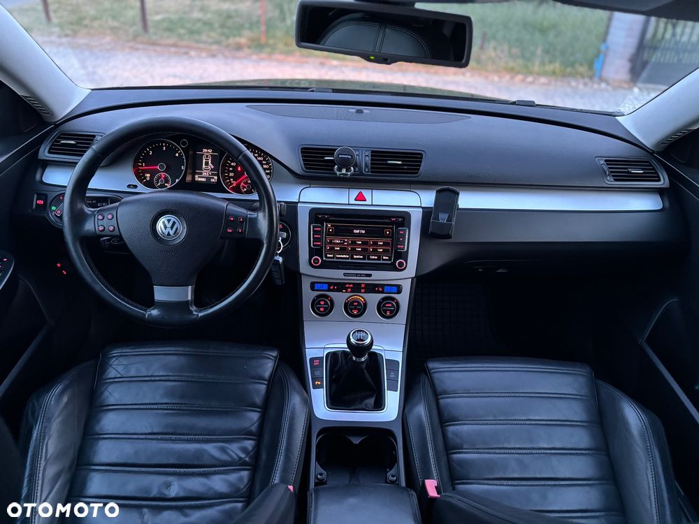 Volkswagen Passat - 14
