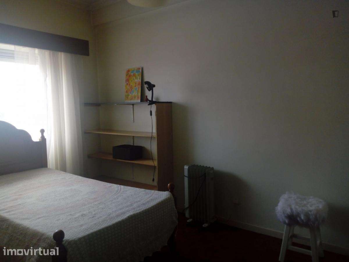 Quarto - localizado em Arregaça Coimbra - Grande imagem: 4/18