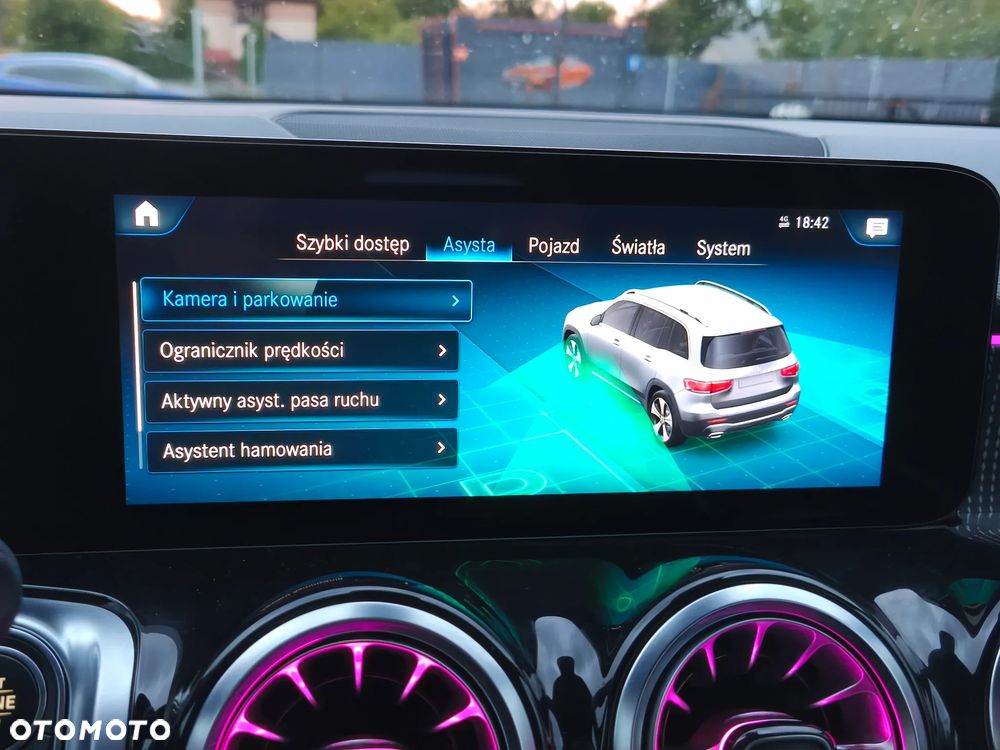 Mercedes-Benz GLB - 36