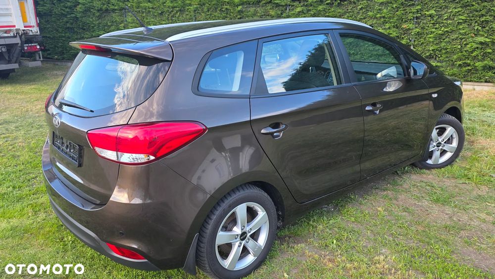 Kia Carens - 2