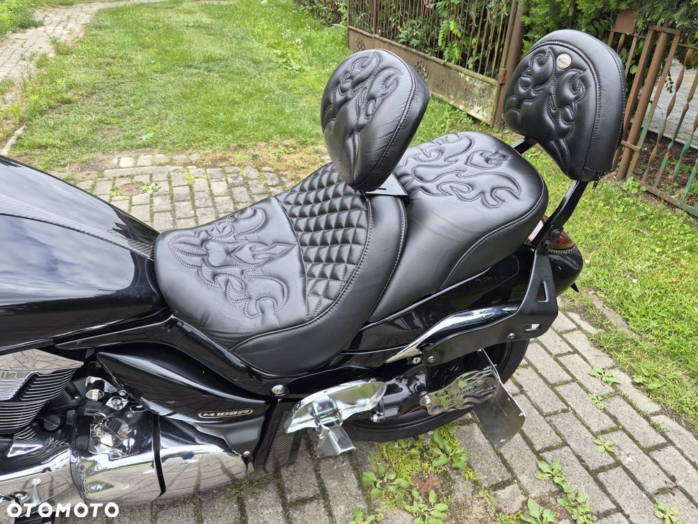 Suzuki Intruder - 15