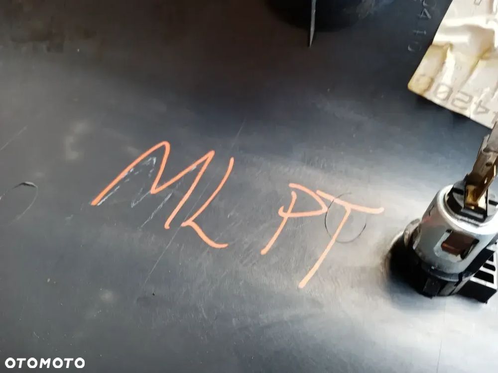 Tapicerka boczek bagażnika prawy tył Mercedes ML W163 - 8