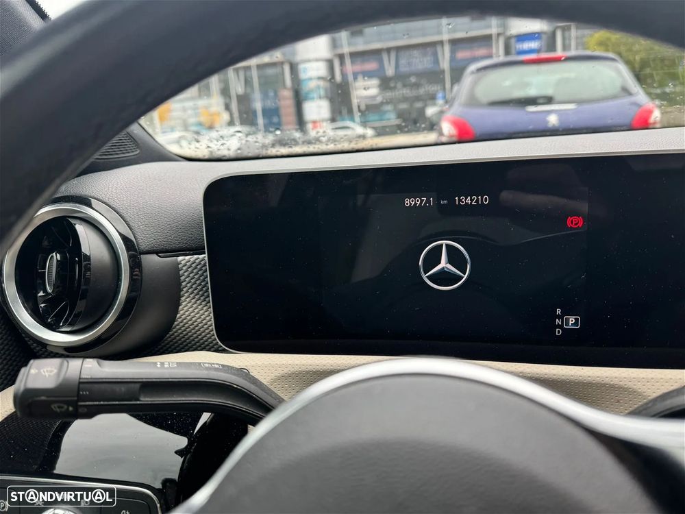 Mercedes-Benz A 180 Limousine d Progressive Aut. - 4