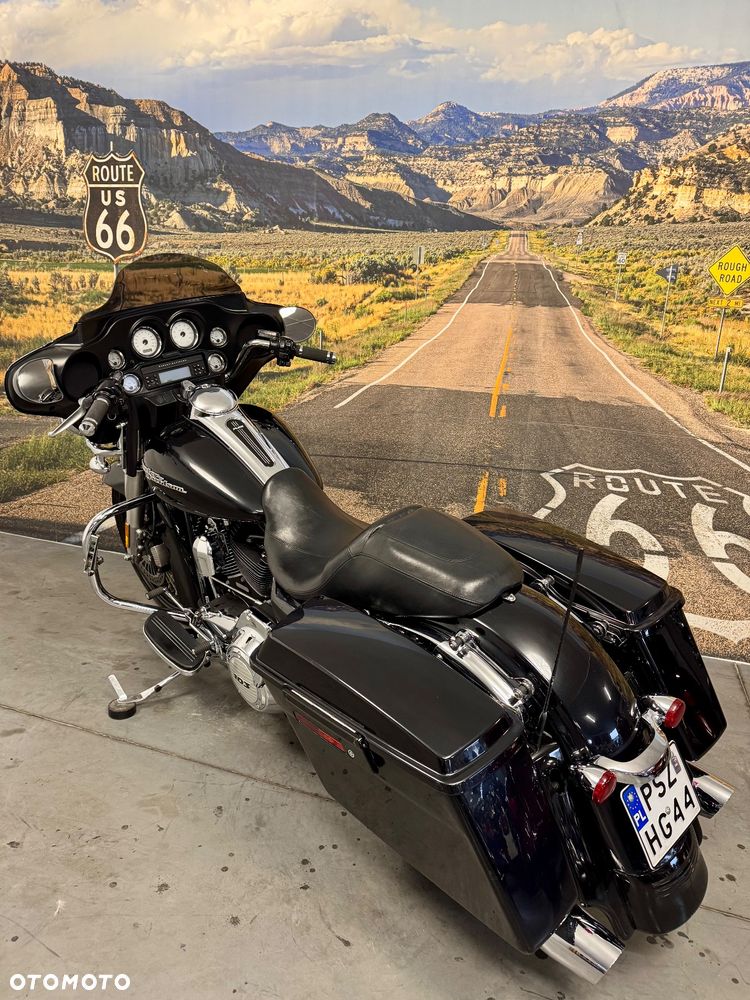 Harley-Davidson Touring Street Glide - 8