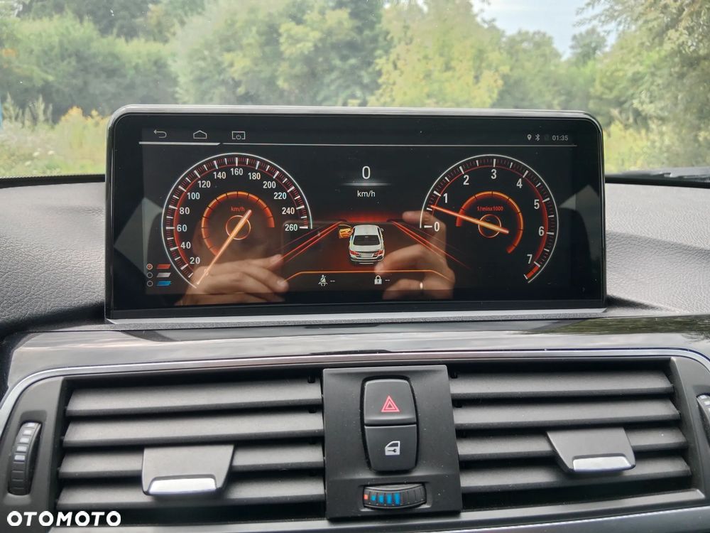 BMW Seria 3 318d Sport Line - 36