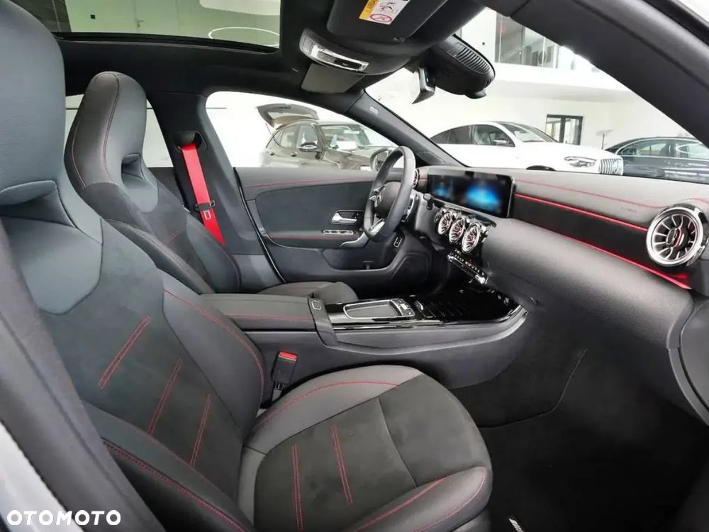 Mercedes-Benz CLA AMG 35 4-Matic 7G-DCT - 5