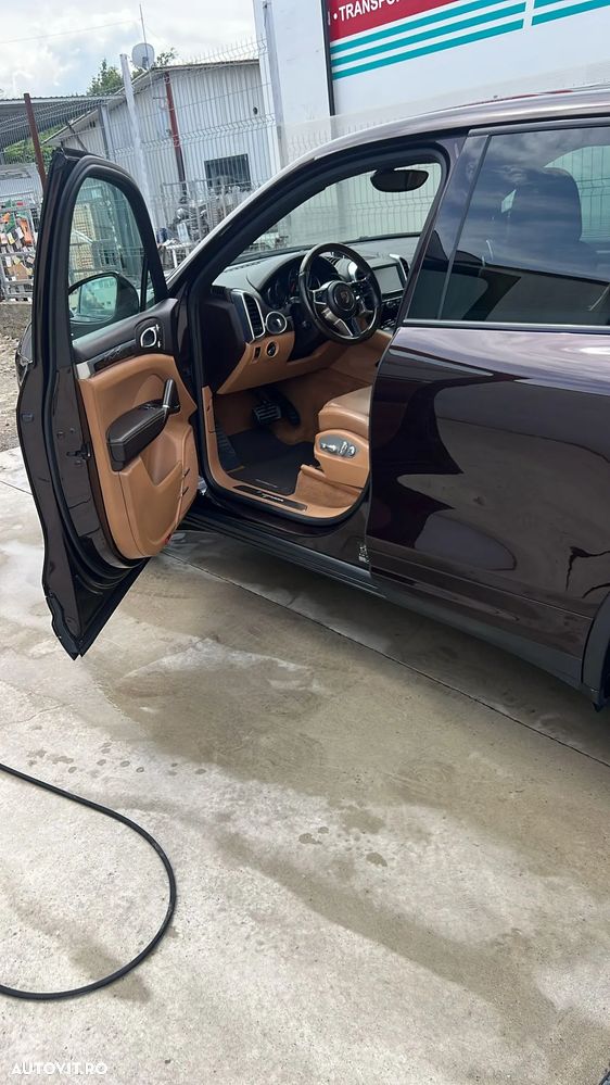 Porsche Cayenne 3.0 L - 10
