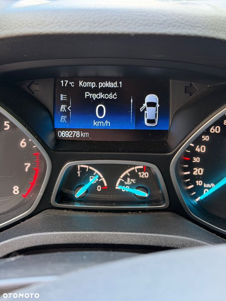 Ford Kuga 1.5 EcoBoost 2x4 Titanium - 9