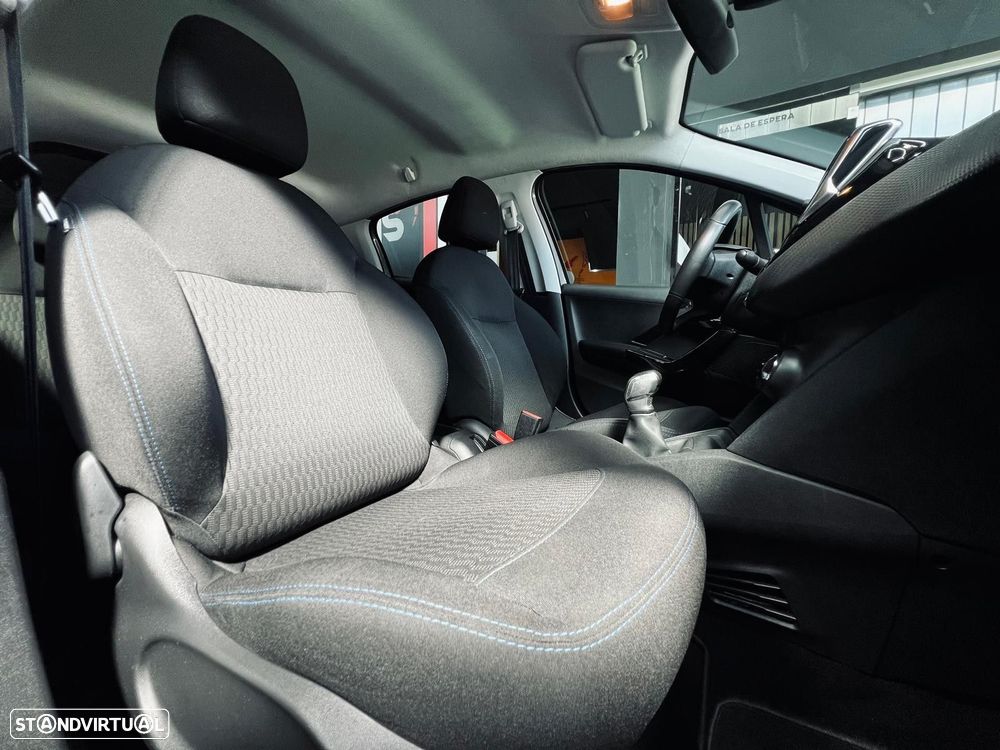 Peugeot 208 1.2 PureTech Style - 40