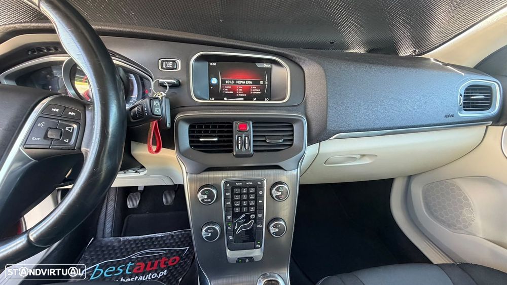 Volvo V40 1.6 D2 Eco Momentum - 29