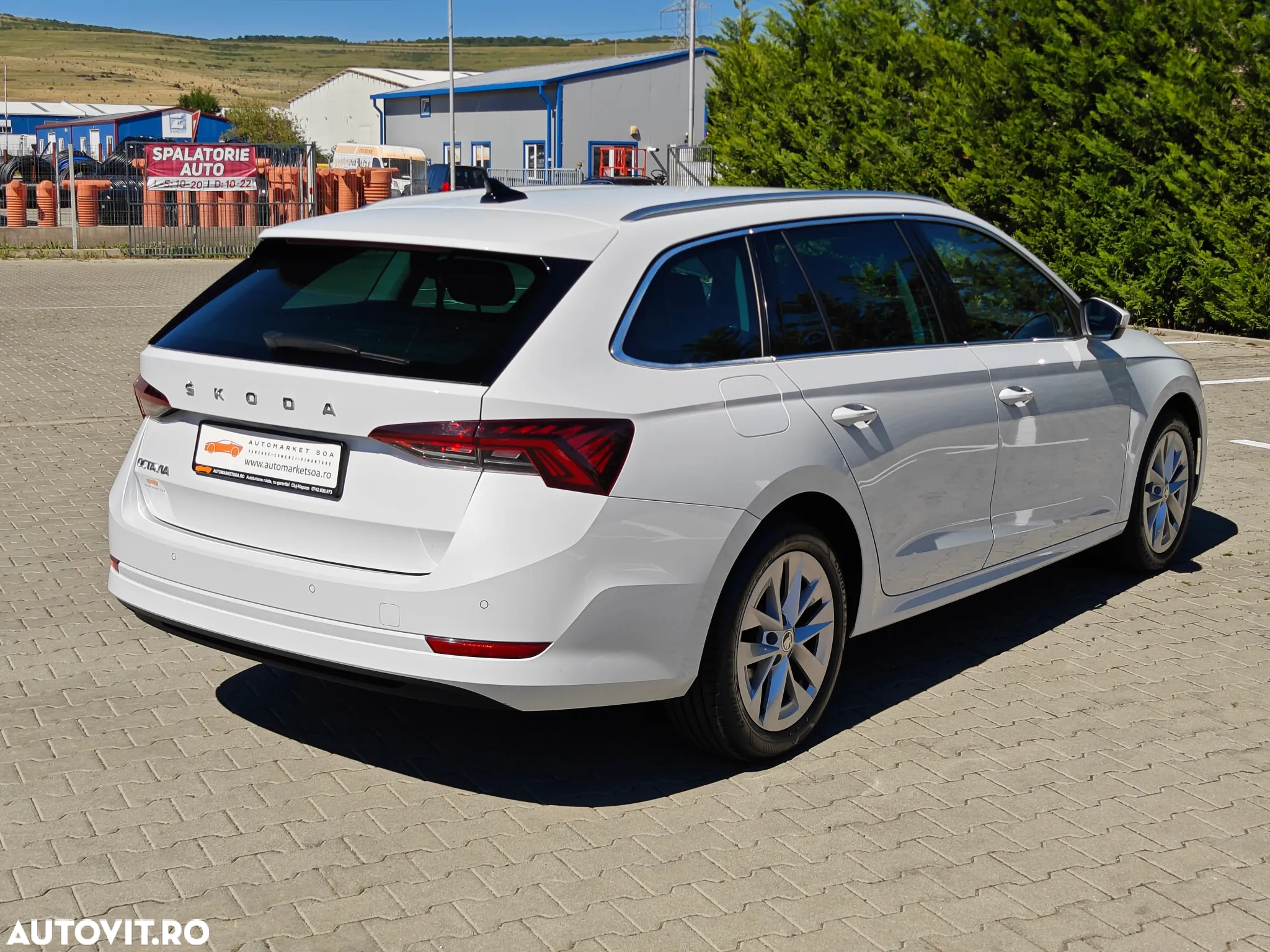 Skoda Octavia Combi 2.0 TDI DSG Style - 4