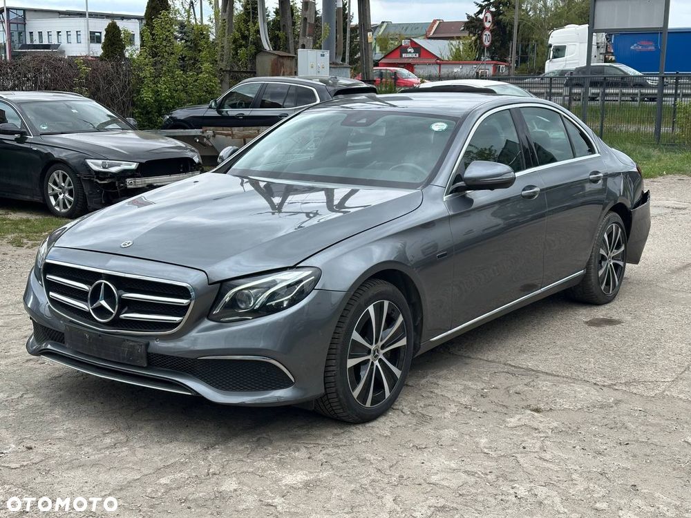 Mercedes-Benz Klasa E 300 de Business Edition - 4