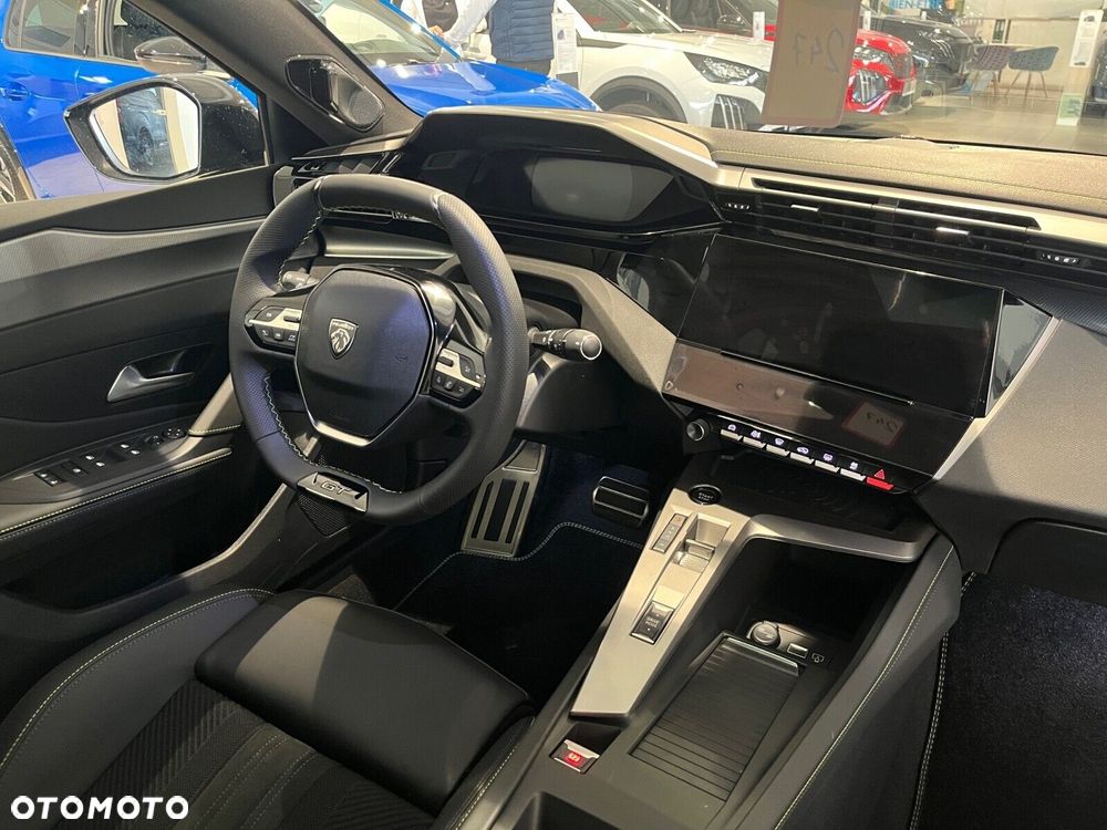 Peugeot 408 - 12