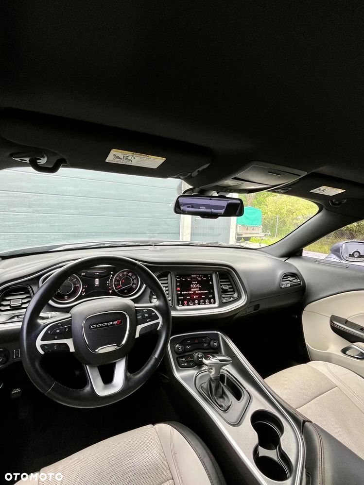 Dodge Challenger - 6