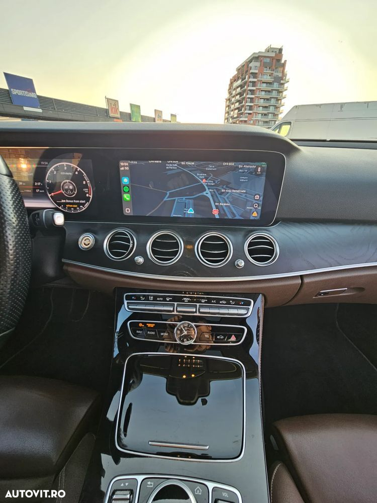 Mercedes-Benz E 220 d T 9G-TRONIC - 11