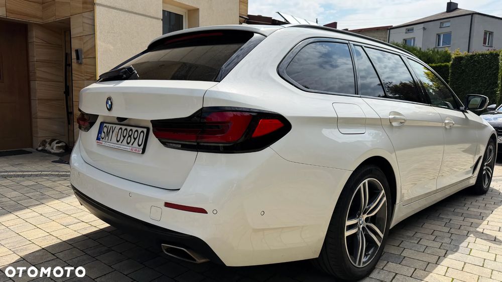 BMW Seria 5 520d Sport Line - 10