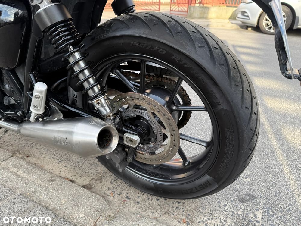Triumph Speed Twin - 18