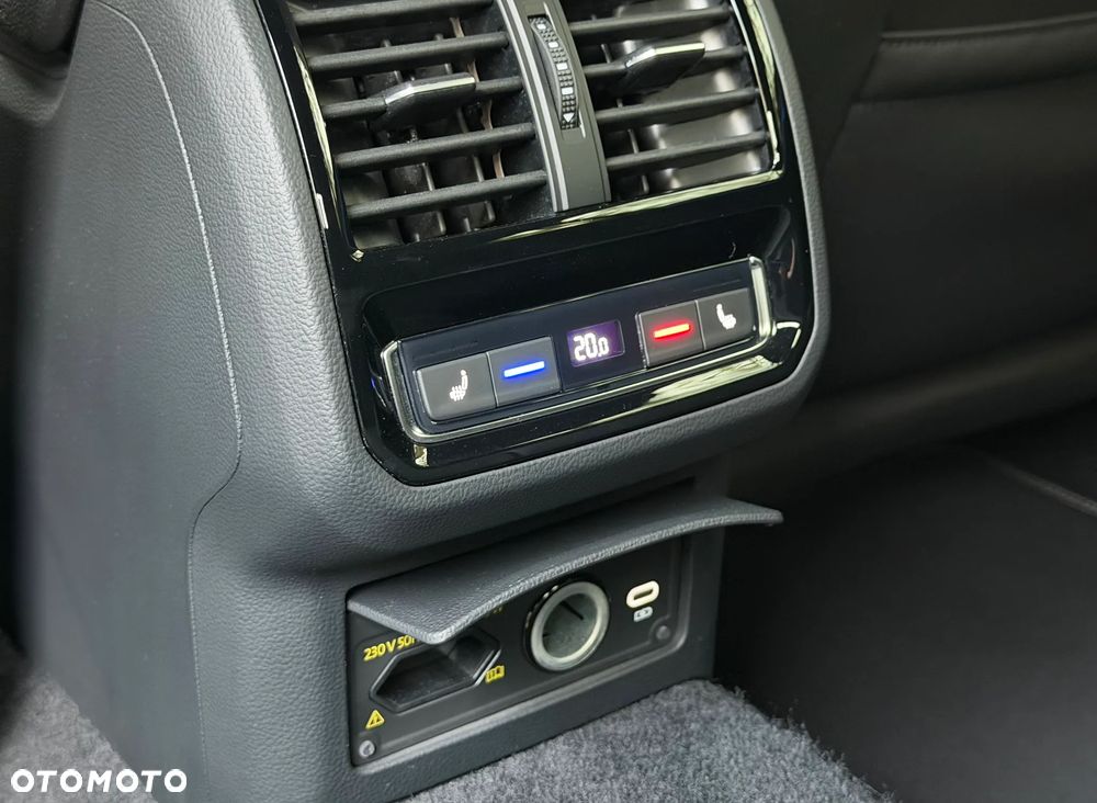 Volkswagen Arteon 2.0 TSI R-Line DSG - 26