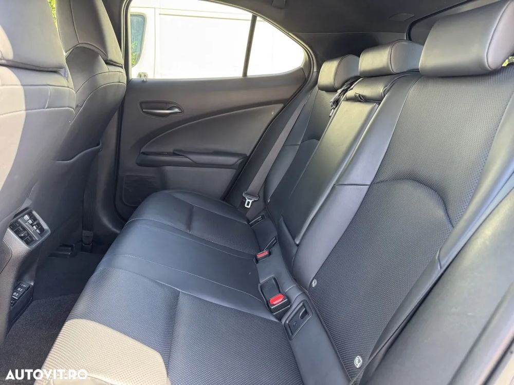 Lexus UX 300e Executive - 21