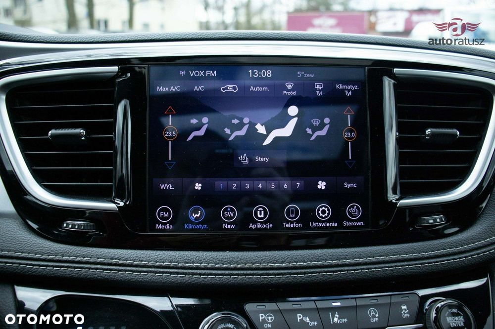 Chrysler Pacifica - 24