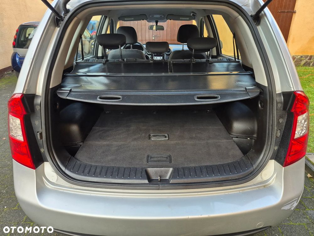 Kia Carens 2.0 CVVT LX Basis - 12