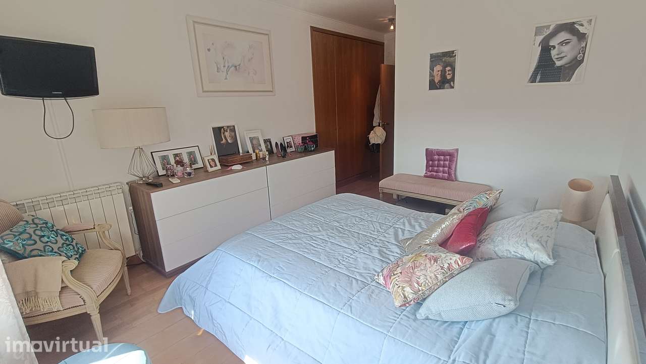 T4 de Luxo | Condomínio Privado | Piscina | Garagem | Carnaxide - Grande imagem: 4/16