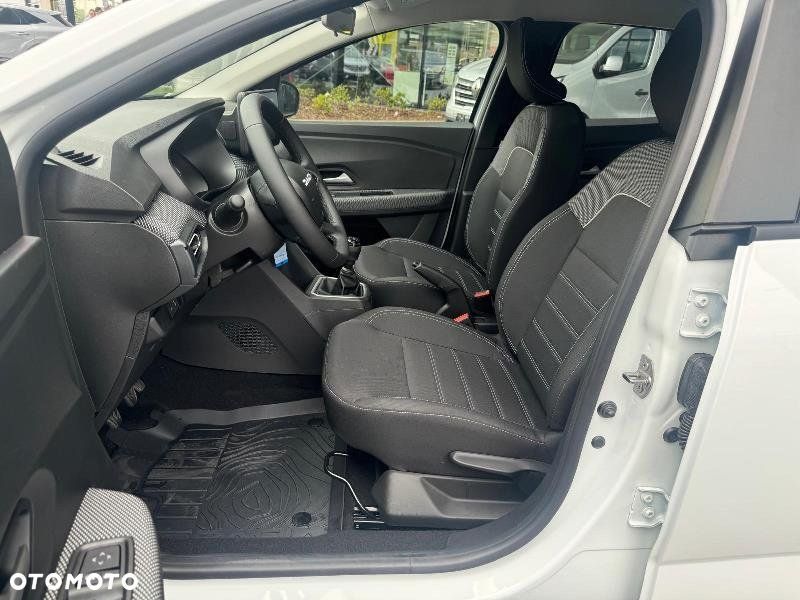 Dacia Sandero - 8