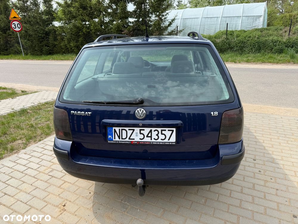 Volkswagen Passat 1.8 Comfortline - 9