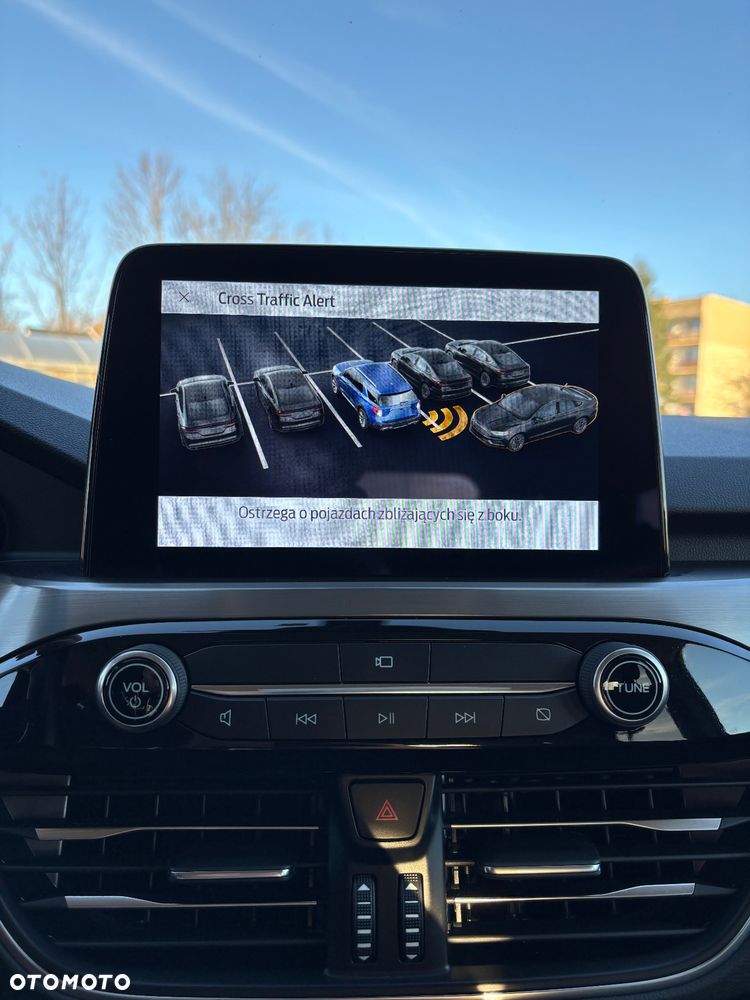 Ford Kuga 2.5 FHEV FWD Titanium - 28