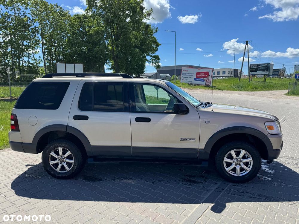 Ford Explorer - 15